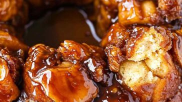 Apple fritter monkey bread