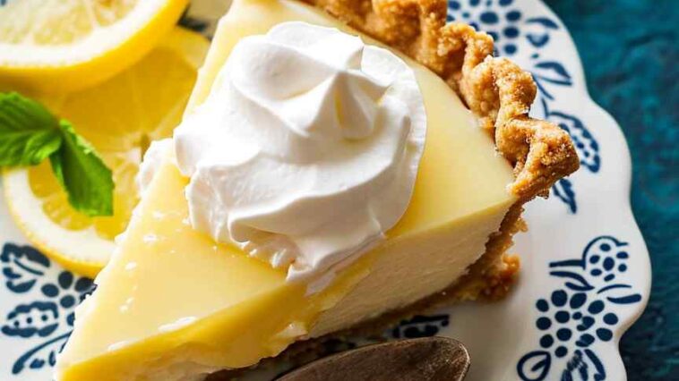 Creamy lemon pie